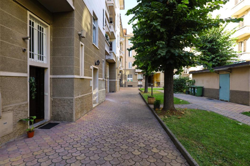 Paki Home Nel Cuore Dei Navigli Di Milano エクステリア 写真